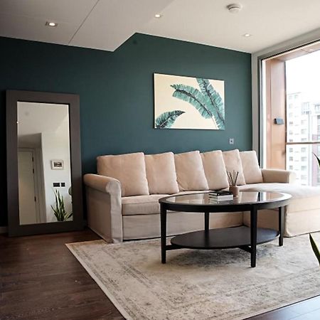 Chic Luxury Living In Battersea Power Station Apartment Londra Exterior foto